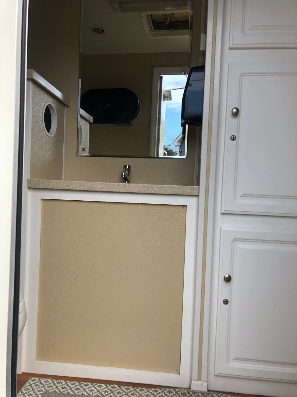 2 Stall Jag Trailer view 1